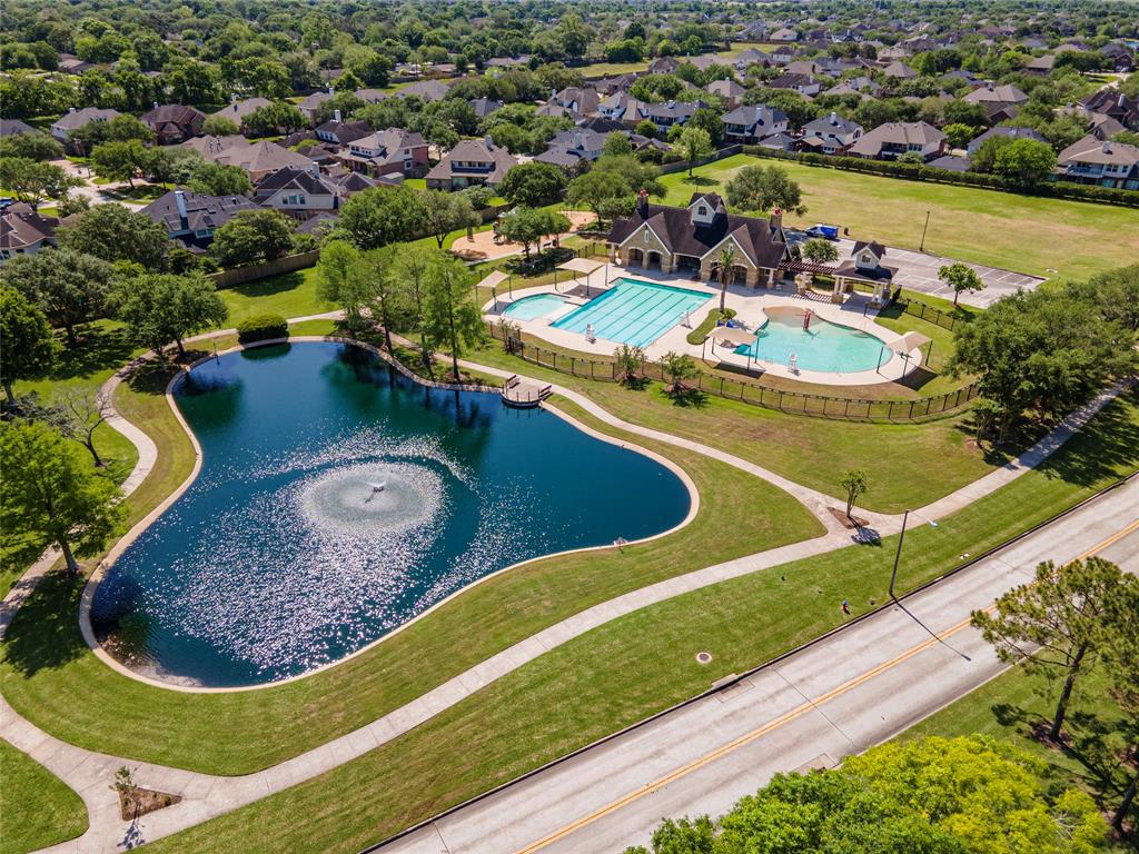 6156 Sheffield Lane, League City, Texas image 2