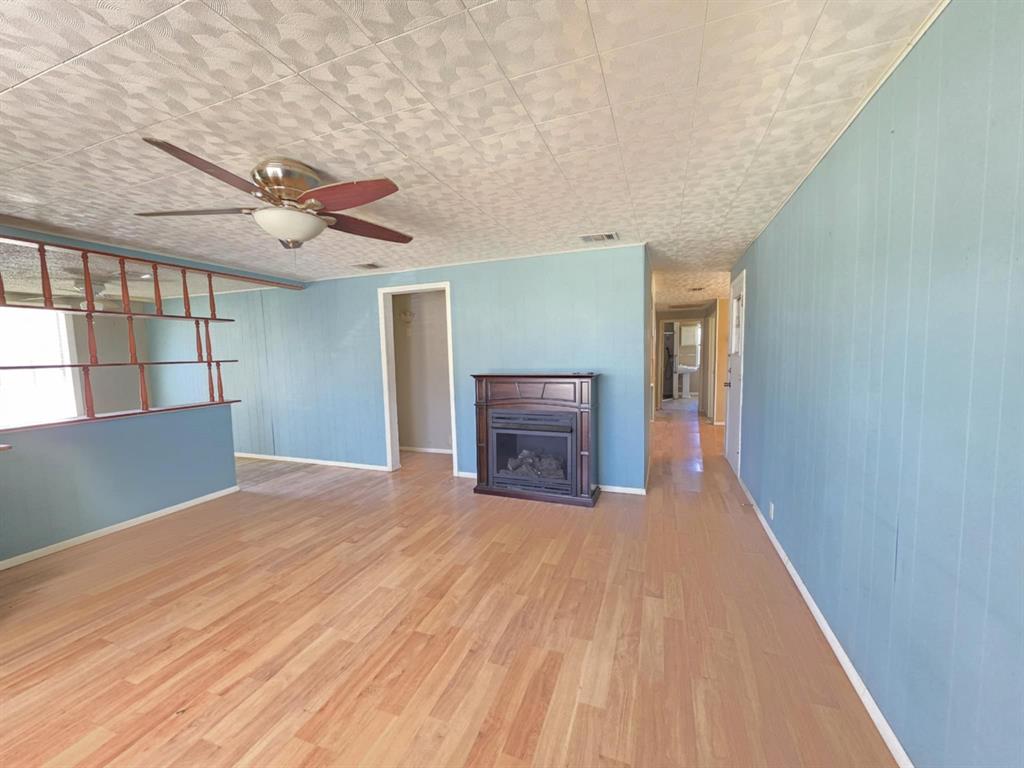 235 2nd Street, Van Vleck, Texas image 2
