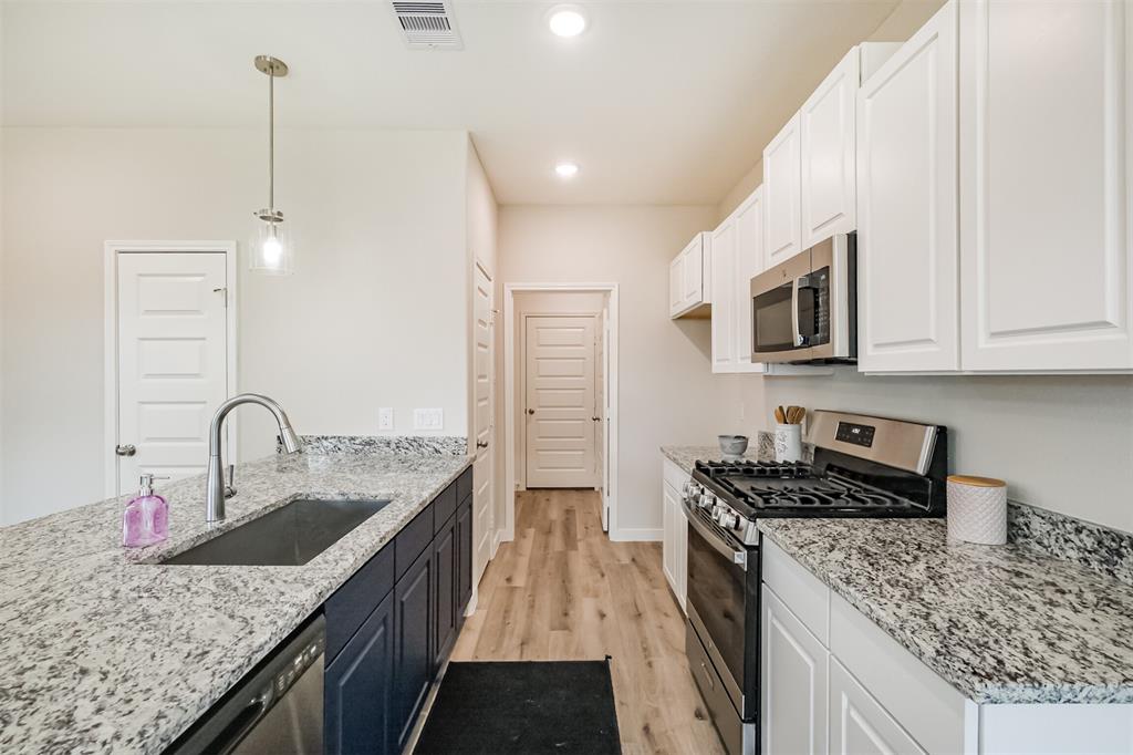 703 Majestic Eagle Court, Houston, Texas image 12