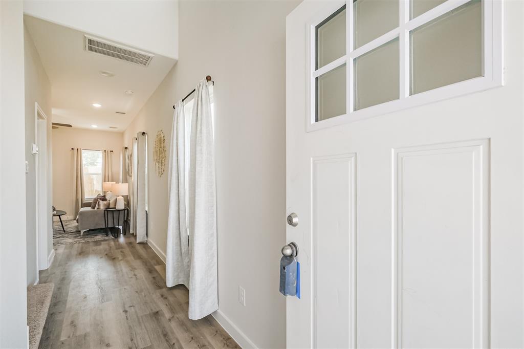 703 Majestic Eagle Court, Houston, Texas image 5