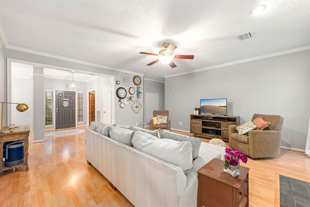 6 Heathstone Place, The Woodlands, Texas image 8
