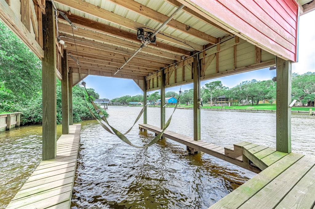 579 County Road 296, Sargent, Texas image 15