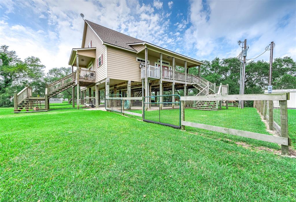 579 County Road 296, Sargent, Texas image 8
