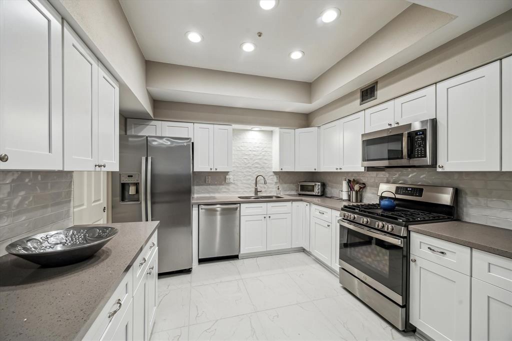 5905 Sugar Hill Drive #221, Houston, Texas image 8