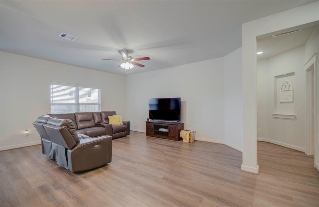 30301 Kingston Heath Drive, Cleveland, Texas image 13
