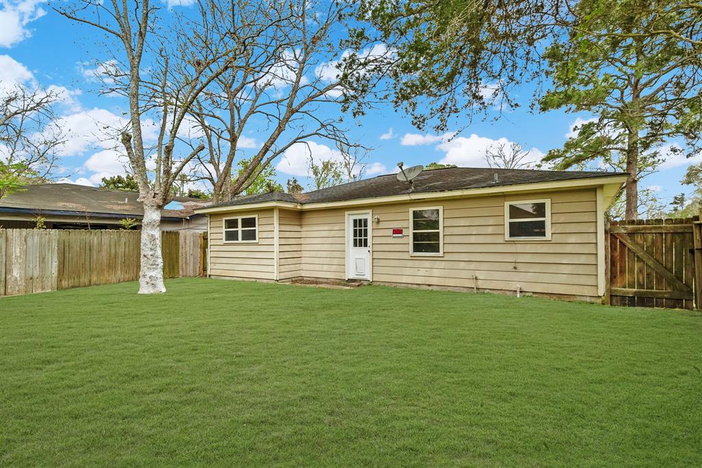 1401 W Snyder Street, Alvin, Texas image 19