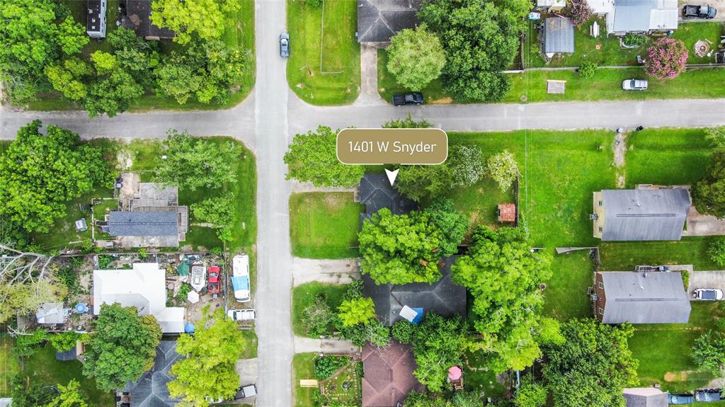 1401 W Snyder Street, Alvin, Texas image 3