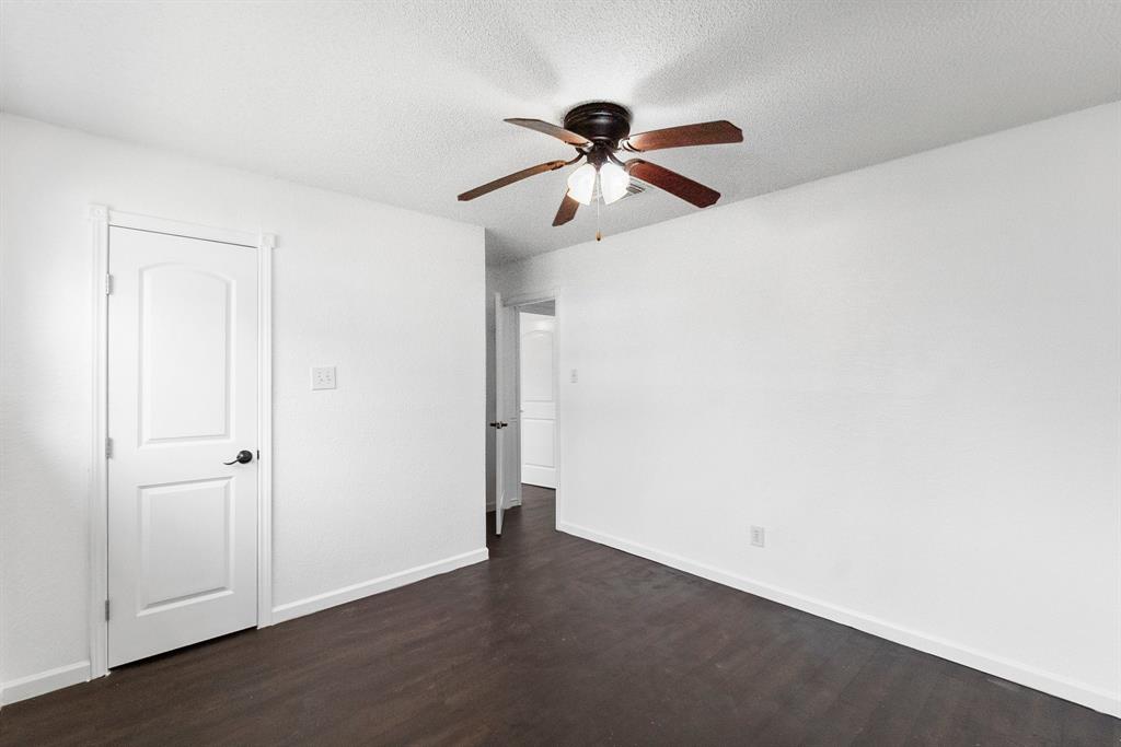 1401 W Snyder Street, Alvin, Texas image 16