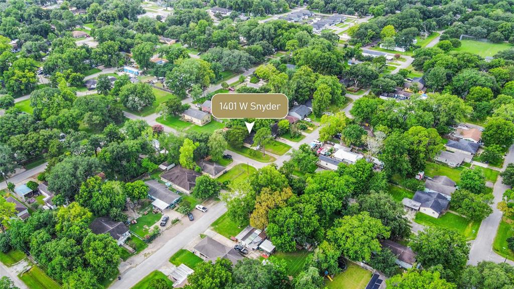 1401 W Snyder Street, Alvin, Texas image 22