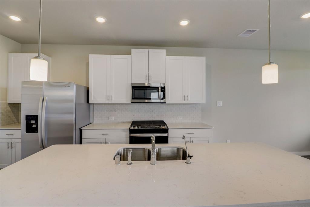 2175 Beachcomber Drive, Kemah, Texas image 2