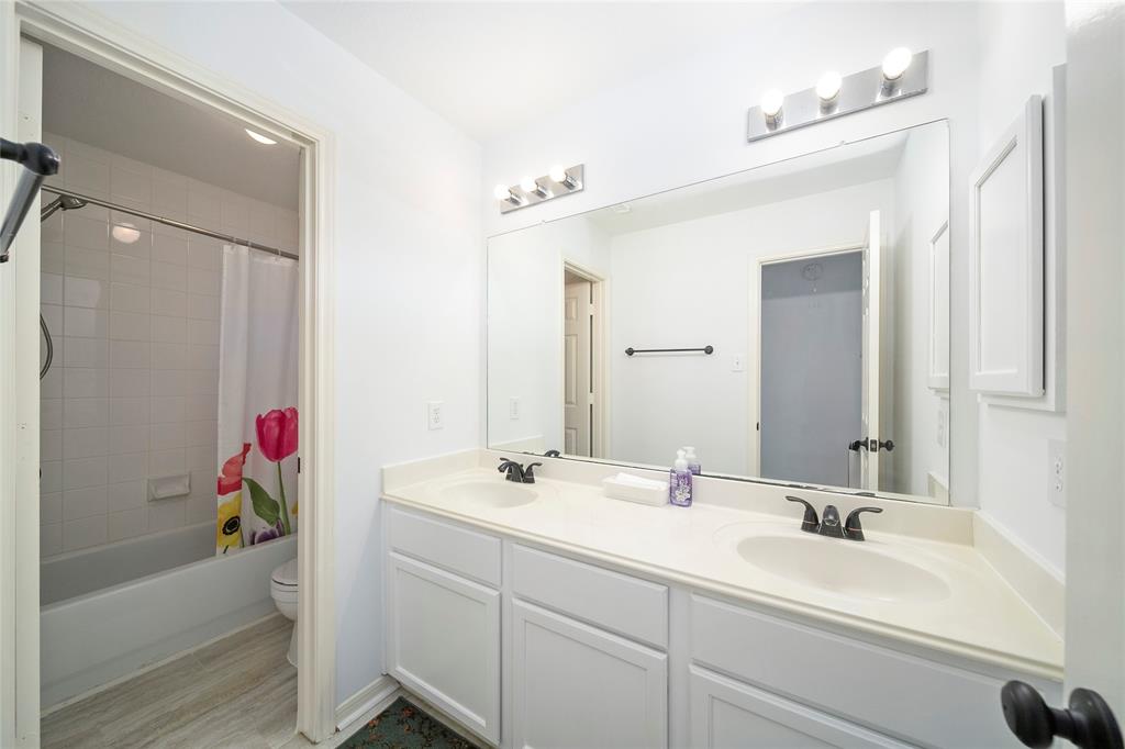 2111 Scenic Hollow Court, Katy, Texas image 26