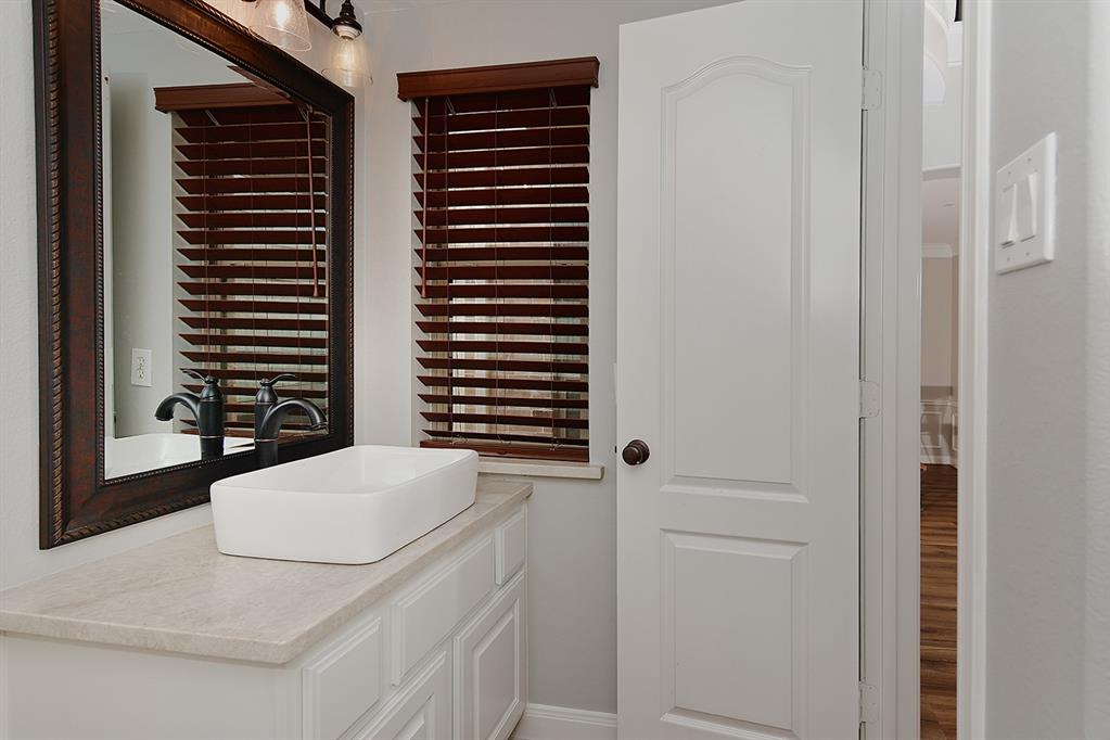 11 Heathcote Court, The Woodlands, Texas image 18