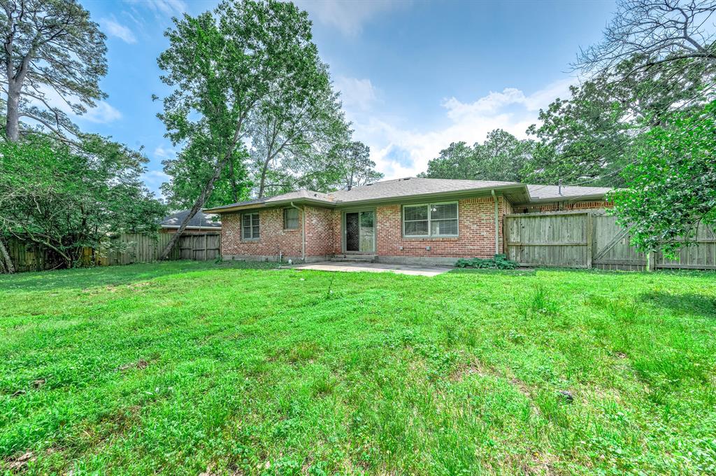 1704 N Thompson Street, Conroe, Texas image 19