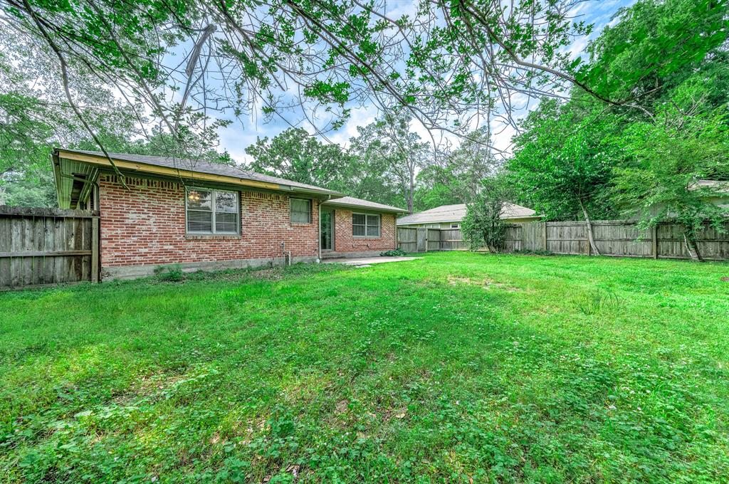 1704 N Thompson Street, Conroe, Texas image 20
