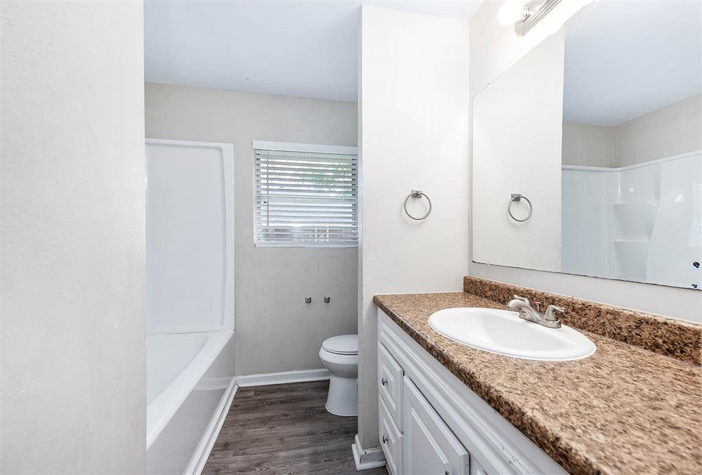 1704 N Thompson Street, Conroe, Texas image 17
