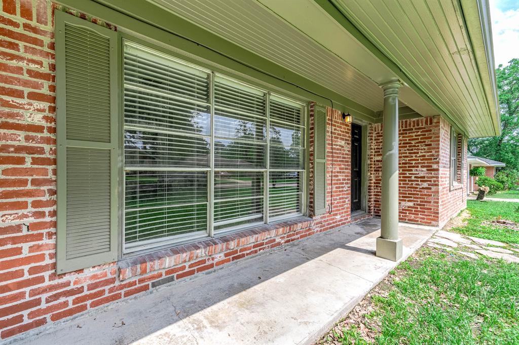 1704 N Thompson Street, Conroe, Texas image 21