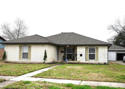 Single Family Residence in Houston TX 4018 Rosewin Circle Circle.jpg