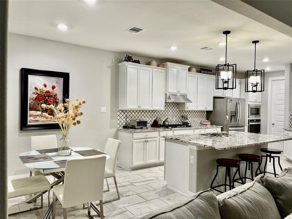 2641 Summer Indigo Trail, Pearland, Texas image 4