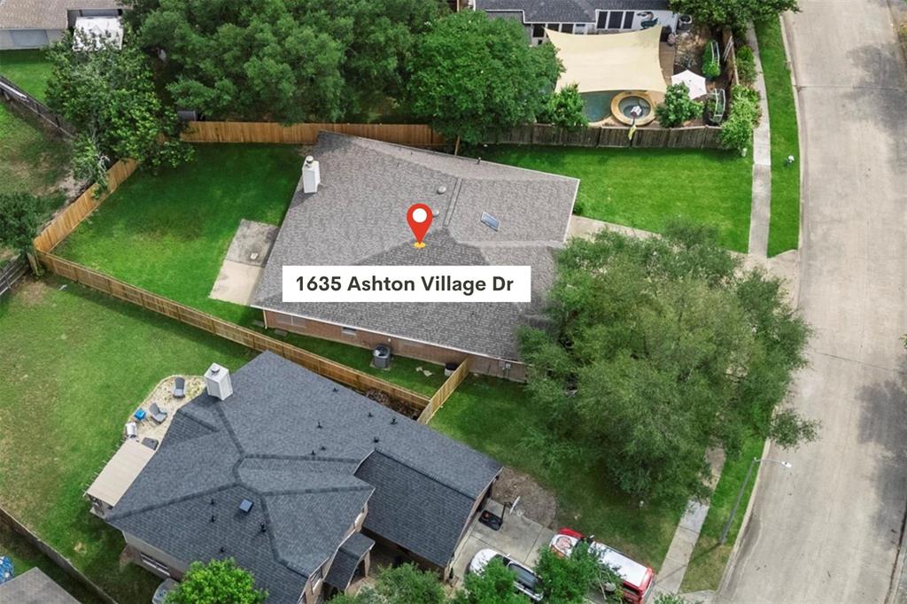 1635 Ashton Village Drive, Spring, Texas image 2