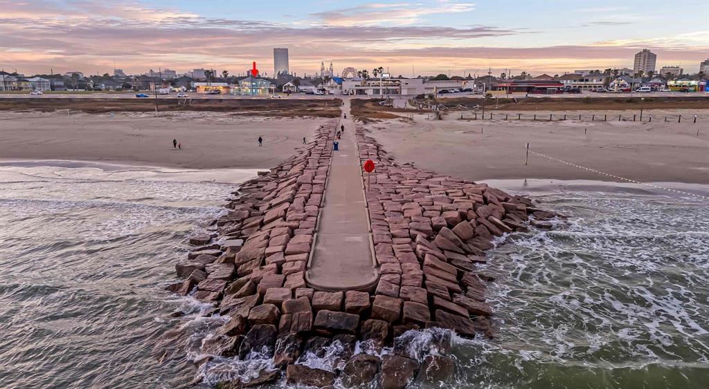 1020 Seawall Boulevard, Galveston, Texas image 3