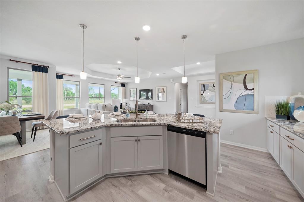 701 Barton Place Drive, Cleveland, Texas image 5
