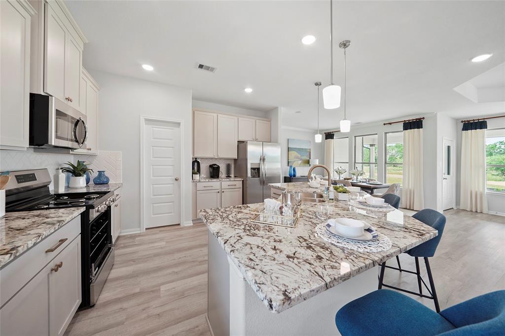 701 Barton Place Drive, Cleveland, Texas image 4