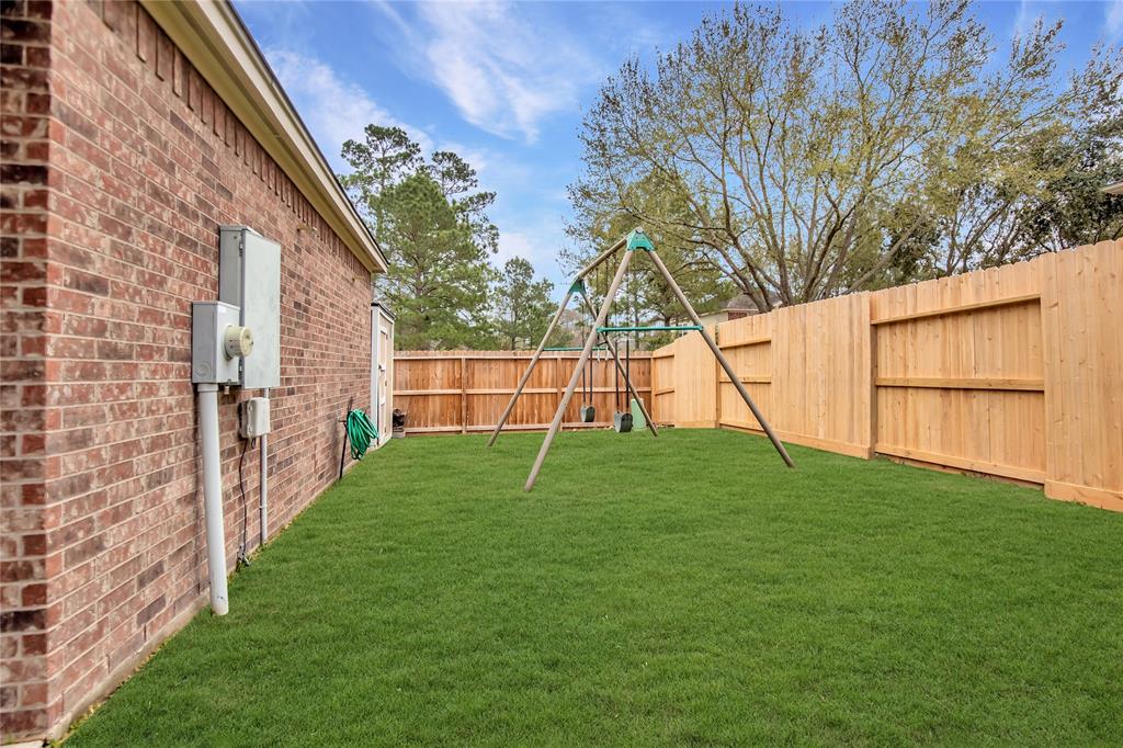 26953 Kings Crescent Drive, Kingwood, Texas image 34