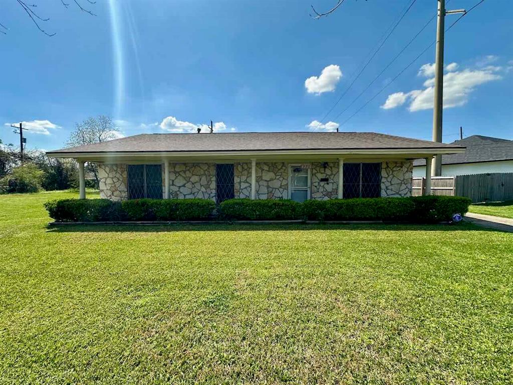 4220 Flamingo Lane, Beaumont, Texas image 1