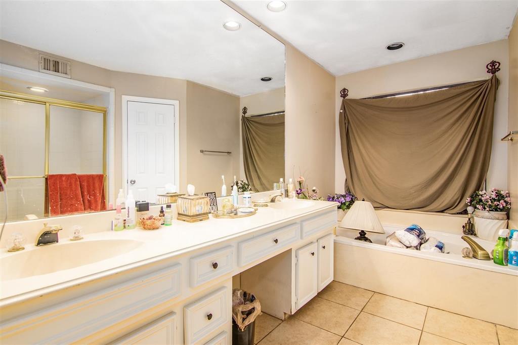 4327 Long Glen Drive, Kingwood, Texas image 7
