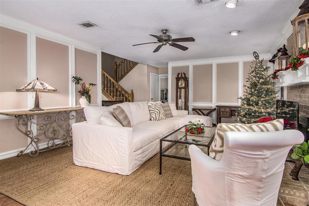 4327 Long Glen Drive, Kingwood, Texas image 2