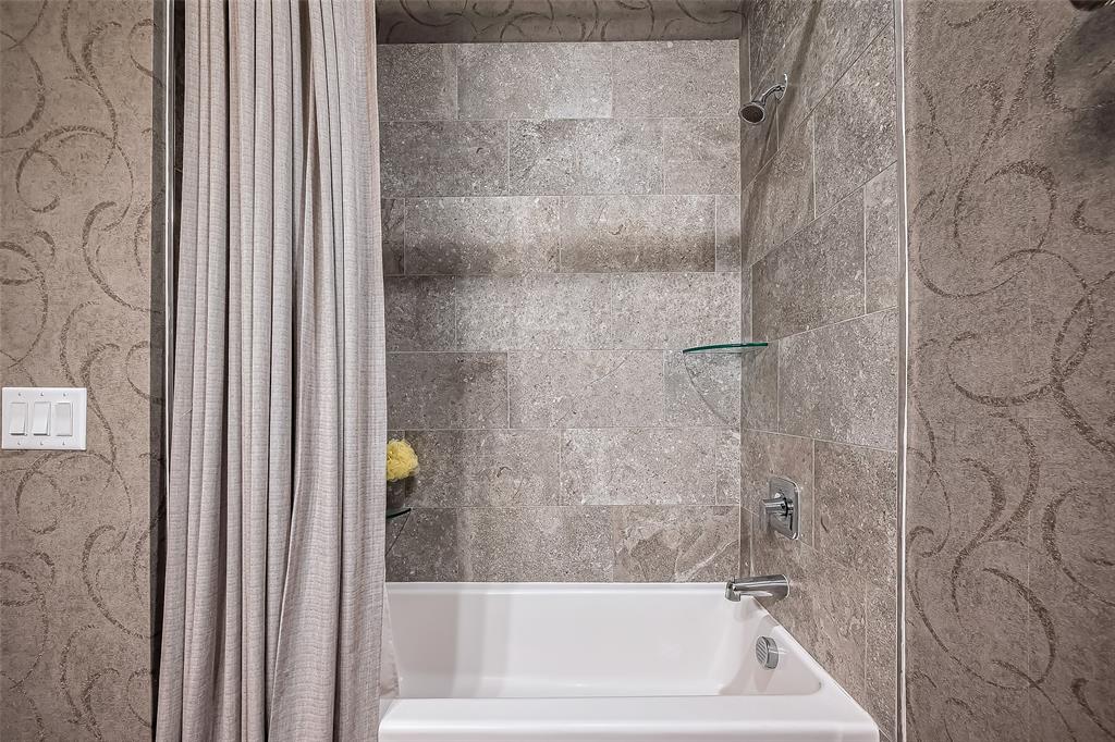 199 Waterpoint Court #302, Conroe, Texas image 18