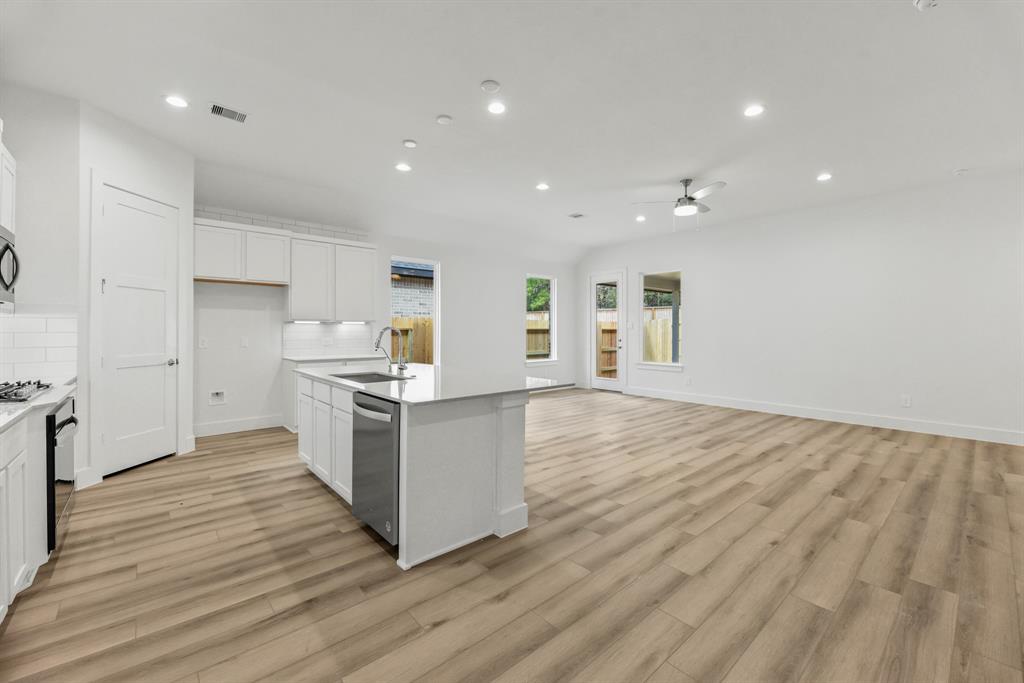 206 Springfield Terrace Court, Conroe, Texas image 7