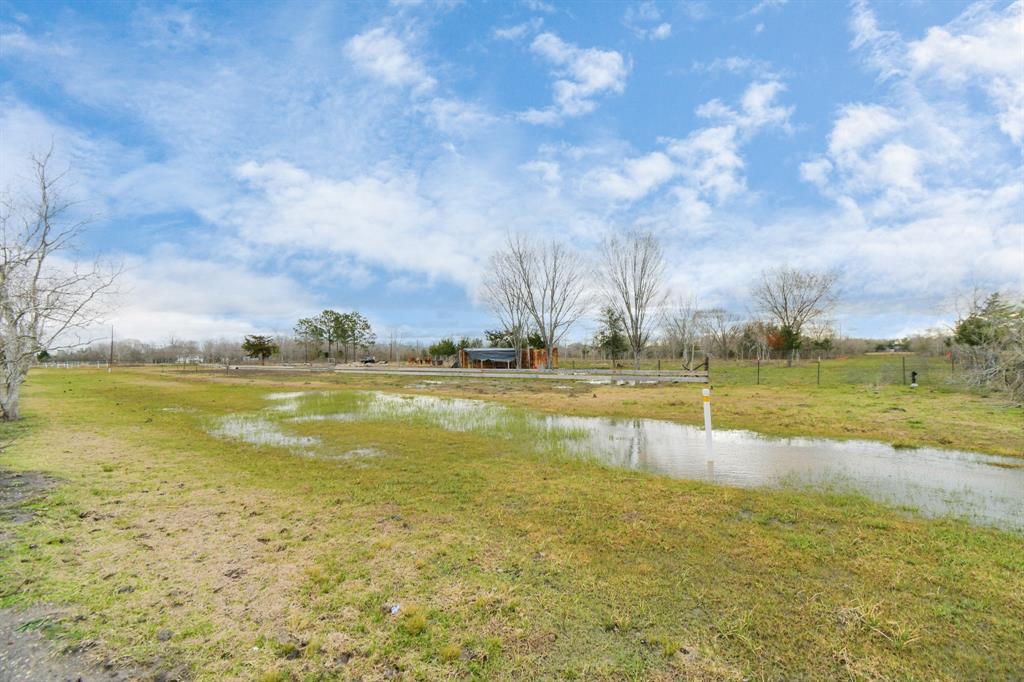 13 County Road 146, Alvin, Texas image 4