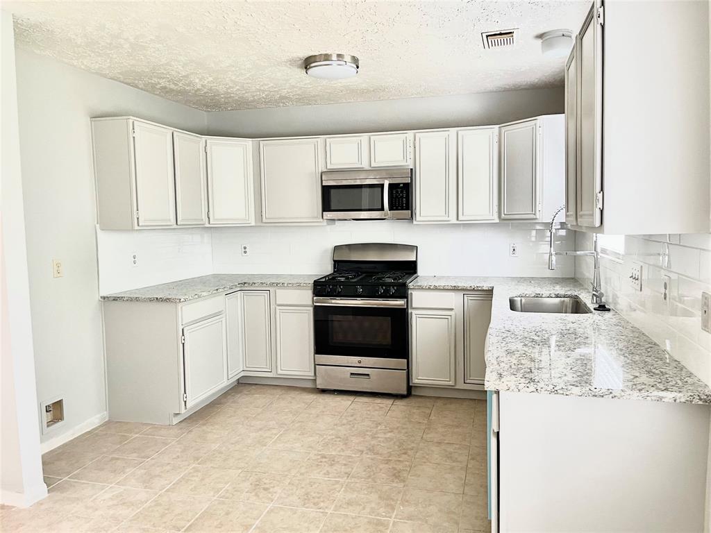 1915 Summerfield Place Place, Sugar Land, Texas image 12