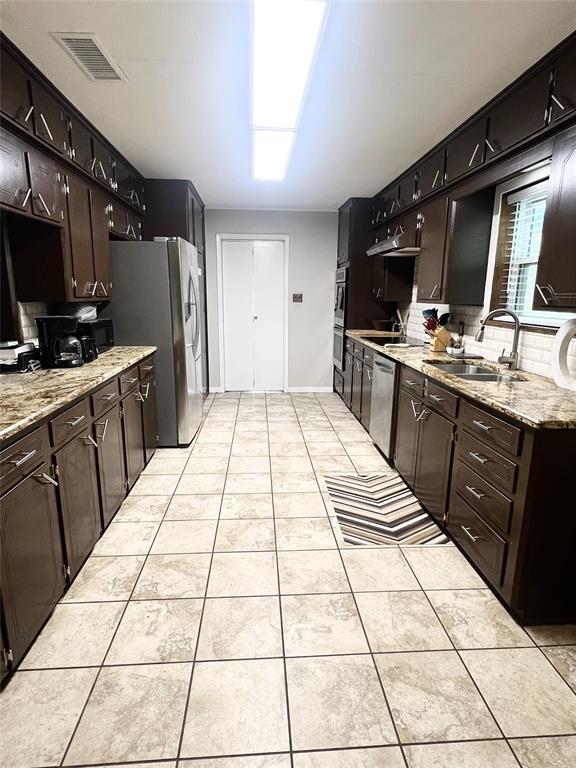 608 N 6th Street, Crockett, Texas image 11