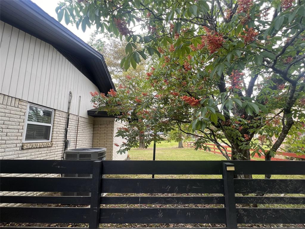 608 N 6th Street, Crockett, Texas image 33