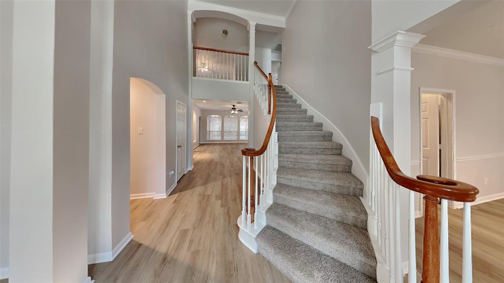 8318 Castle Pond Court, Houston, Texas image 8
