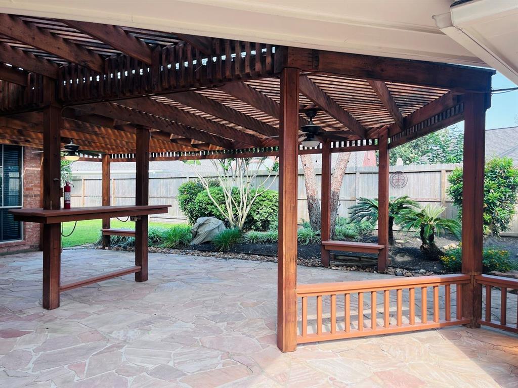 8318 Castle Pond Court, Houston, Texas image 34