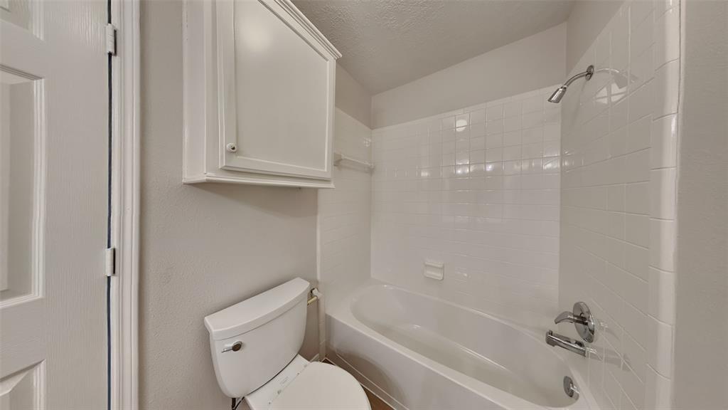 8318 Castle Pond Court, Houston, Texas image 28
