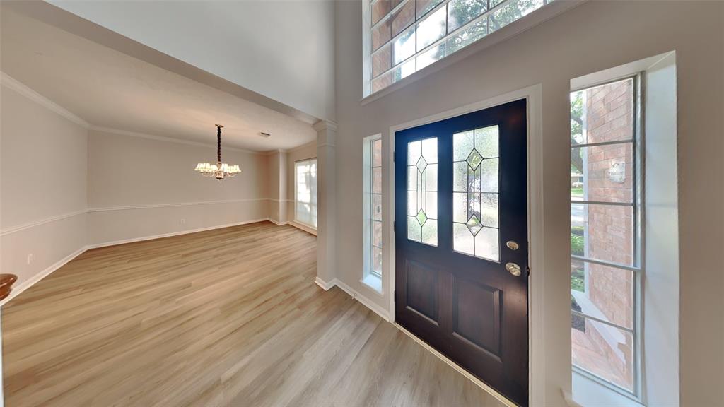 8318 Castle Pond Court, Houston, Texas image 9