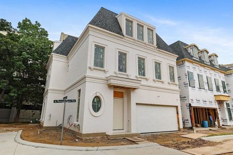 16 Wentworth Square Avenue Houston TX 77027
