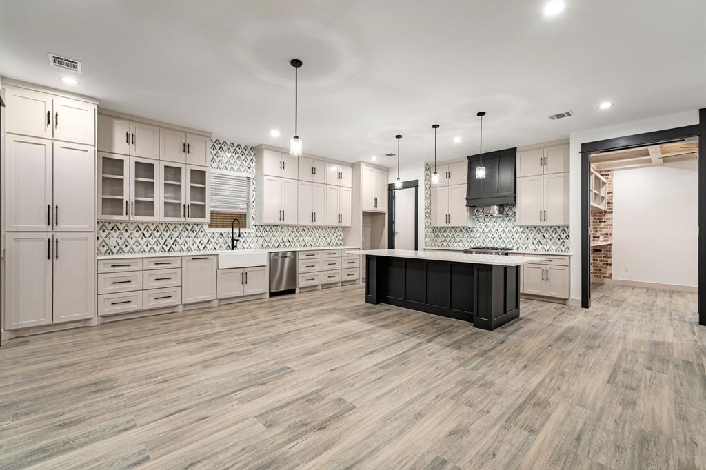 517 Moore Street, Tomball, Texas image 16
