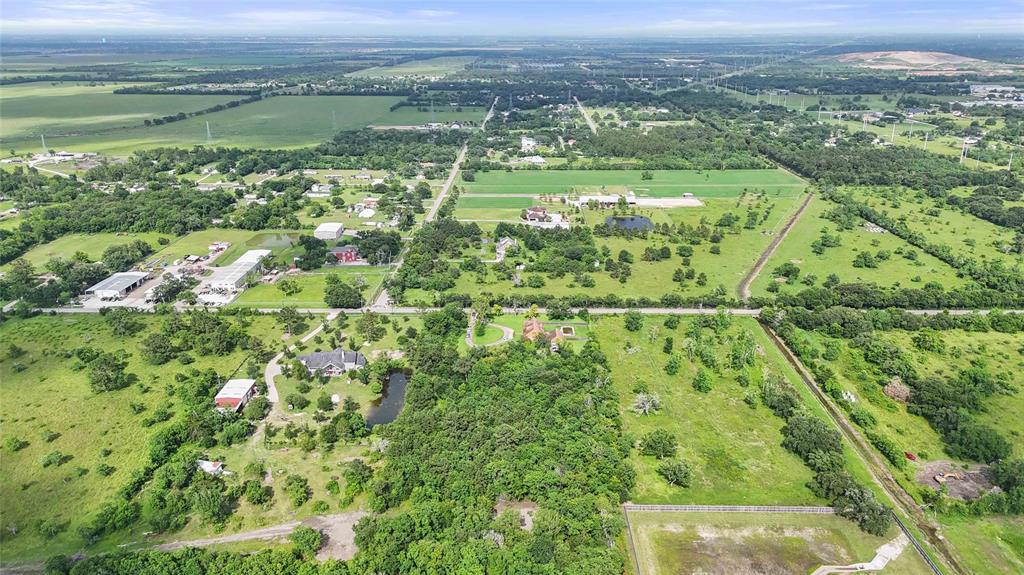 Clifford Street, Alvin, Texas image 4
