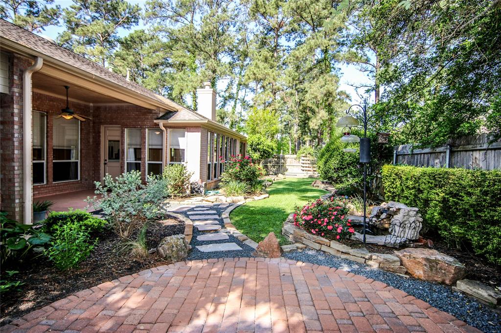 110 Wick Willow Drive, Montgomery, Texas image 3
