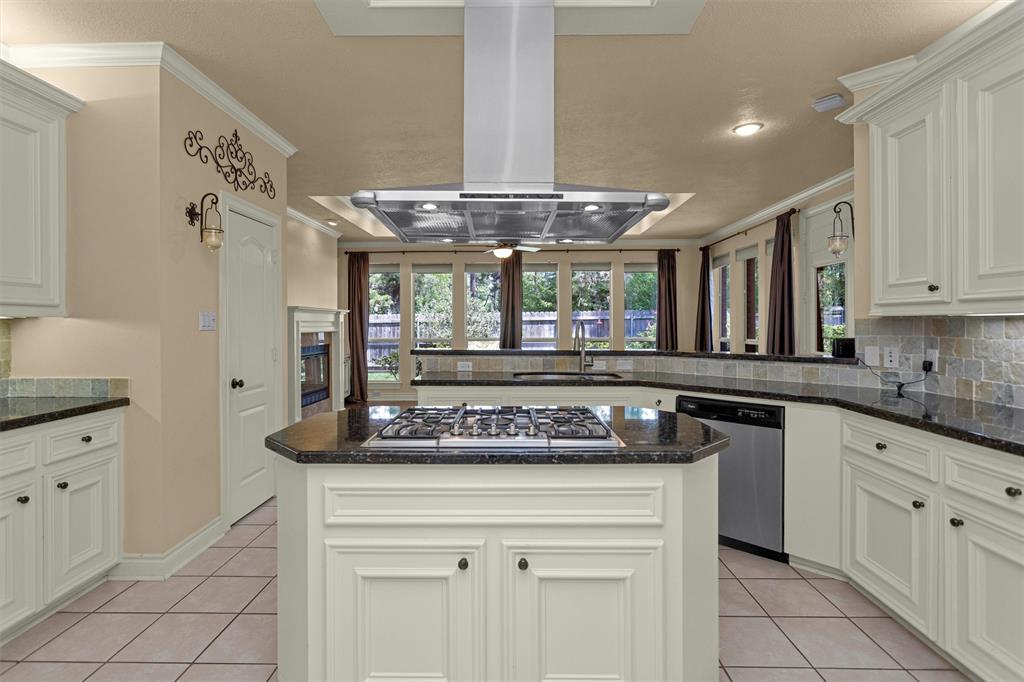 110 Wick Willow Drive, Montgomery, Texas image 14
