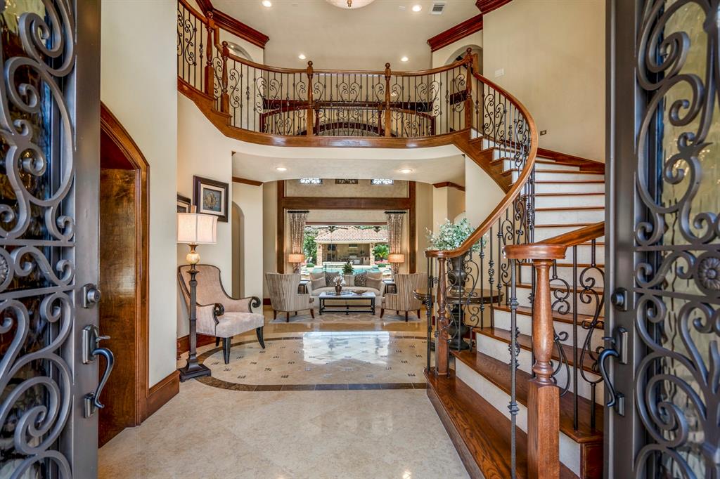 102 Lake Sterling Gate Drive