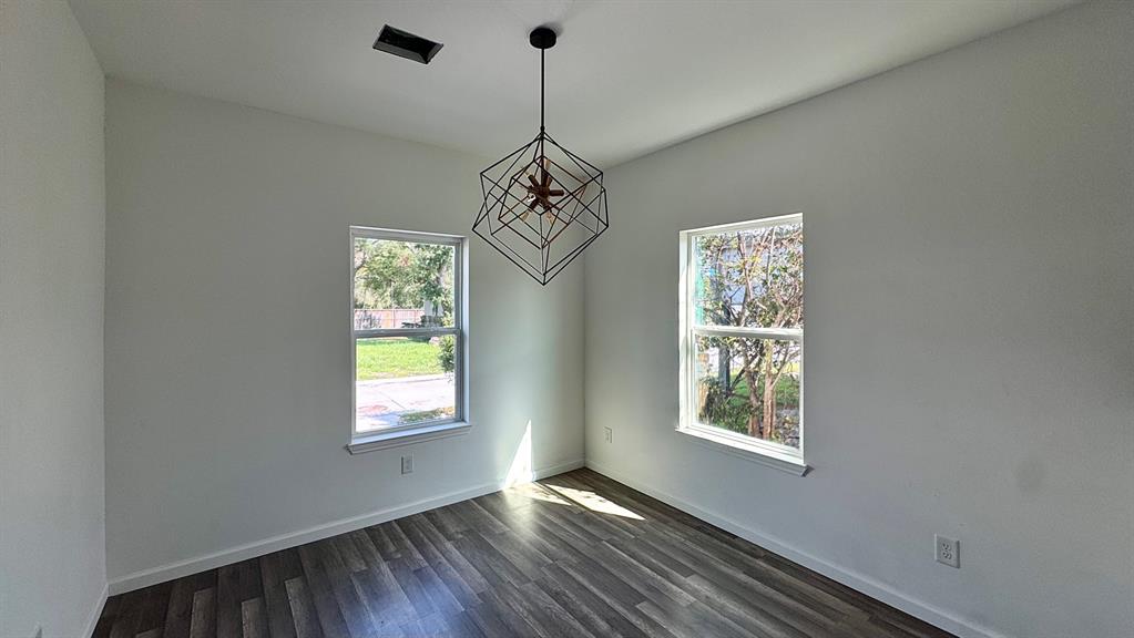322 W Nazro Street, Baytown, Texas image 3