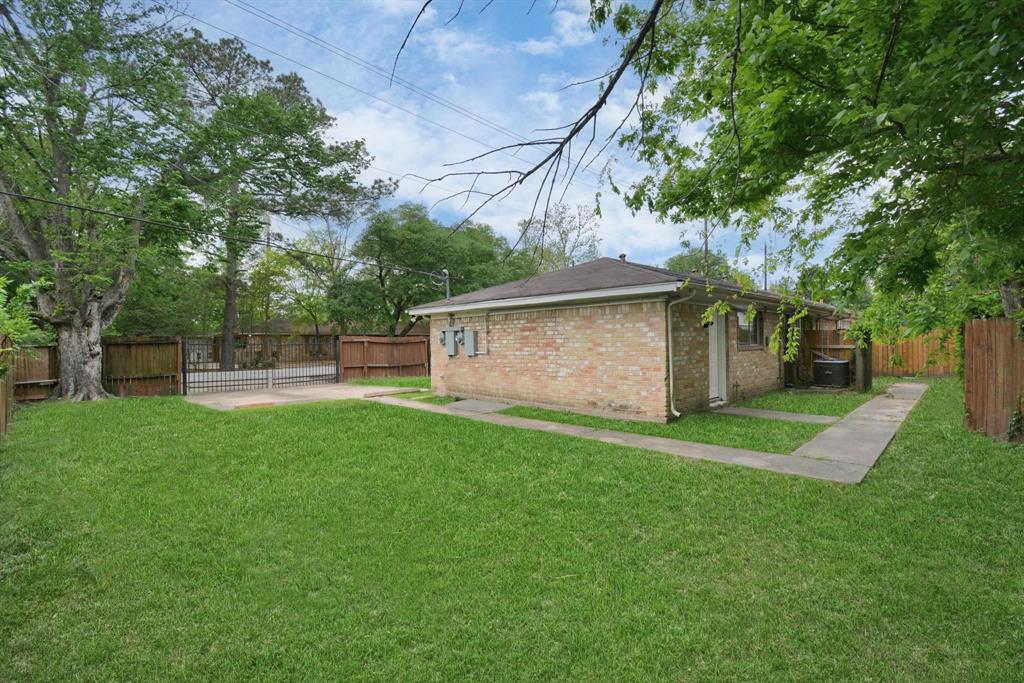 8622 Elbert Street #A AND B, Houston, Texas image 17