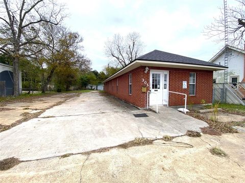 303 S Robb Street Trinity TX 75862