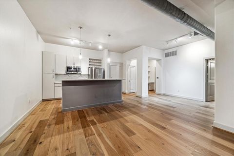 Photo of 1901 Post Oak Boulevard #1206, Houston, TX 77056 (MLS # 64354417)